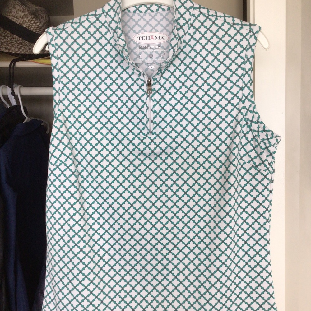 Tehama sleeveless golf/Pickkeball top (med)